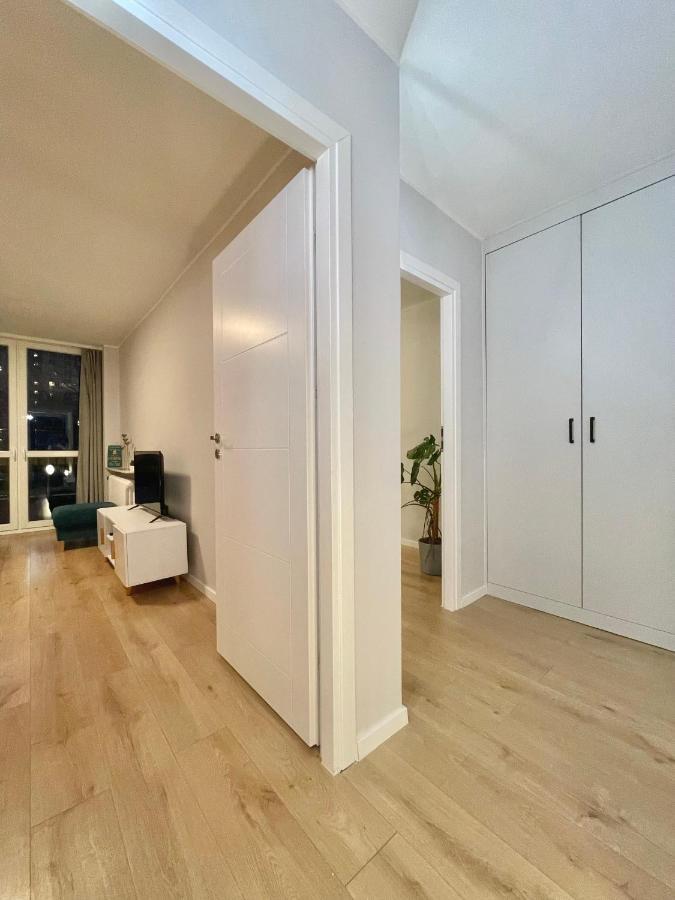Apartament Przy Atrium, Stacja Metra Rondo Onz Warsaw Exterior photo