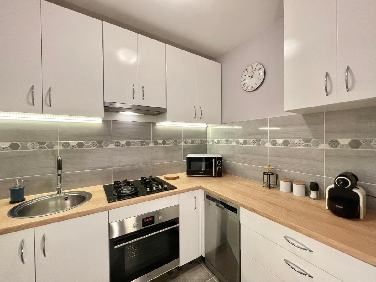 Apartament Przy Atrium, Stacja Metra Rondo Onz Warsaw Exterior photo