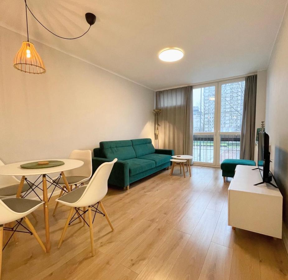 Apartament Przy Atrium, Stacja Metra Rondo Onz Warsaw Exterior photo