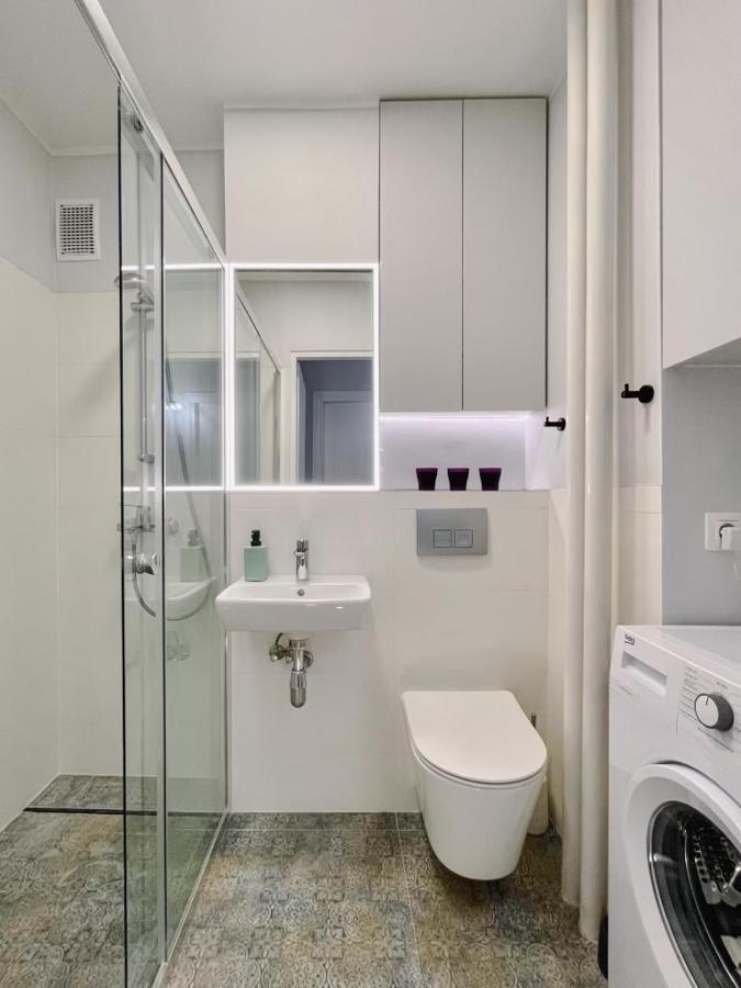 Apartament Przy Atrium, Stacja Metra Rondo Onz Warsaw Exterior photo